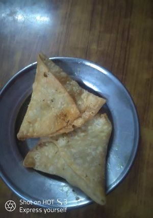 A picture of Aaloo Samosa.