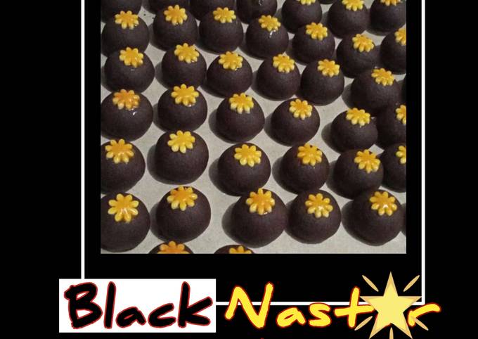 Black nastar cookies