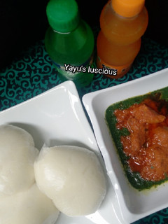 Tuwon semo da miyan ayoyo (ewedu) ainihin hoton girkin