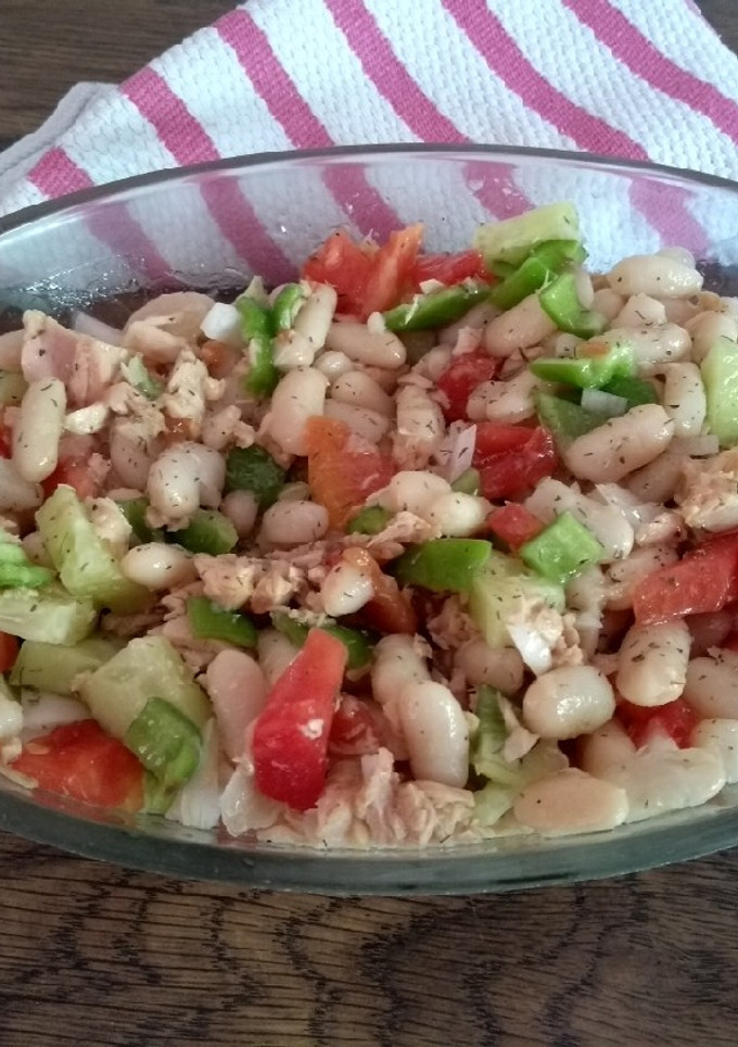 Una foto de Alubias en ensalada, plato sencillo y fresquito