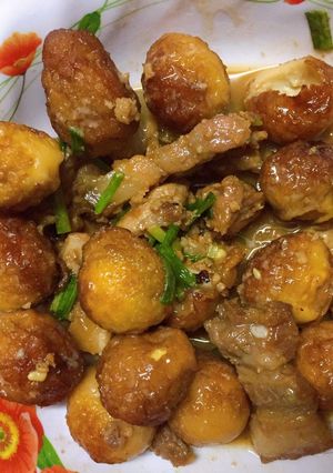 Hình của món Trứng cút kho thịt.