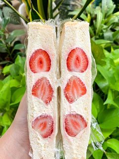 Foto resep Sando : Japanese fruit sandwich /