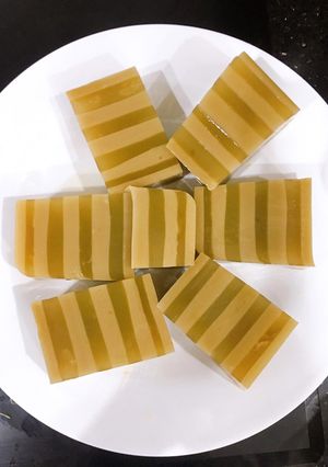 Hình của món Rau câu cafe sữa cốt dừa nhiều lớp.