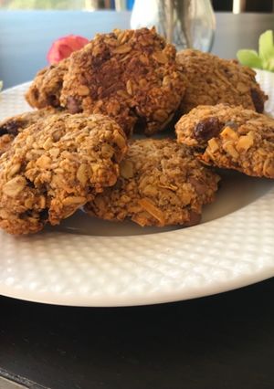 बनाना ओटमील कुकीज़ (Banana oatmeal cookies recipe in Hindi) रेसिपी मुख्य फोटो