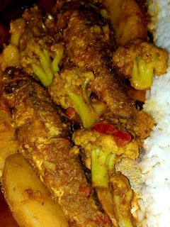 আলু ফুলকফি দিয়ে বাটা মাছের ঝোল রেসিপির প্রধান ছবি