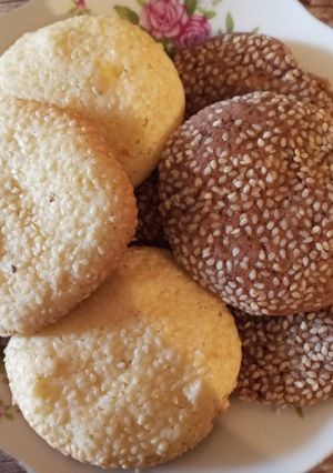 عکسی از دستور کلوچه کنجدی با ماهیتابه
