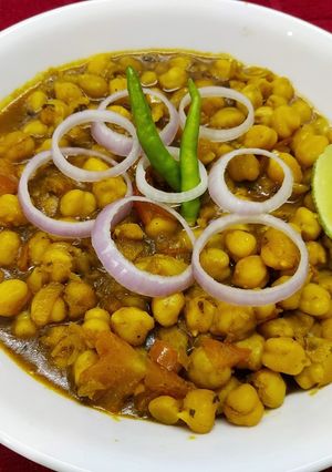 A picture of Boiled Chana Masala.