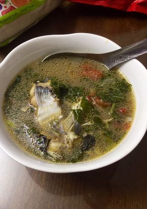 Hình của món Cá ngạnh sông nấu lá lốt tía tô.