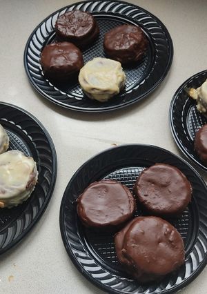 Una foto de Alfajores de chocolate!