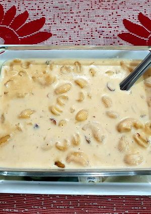 A picture of Pasta Kheer with Nolen Gur.