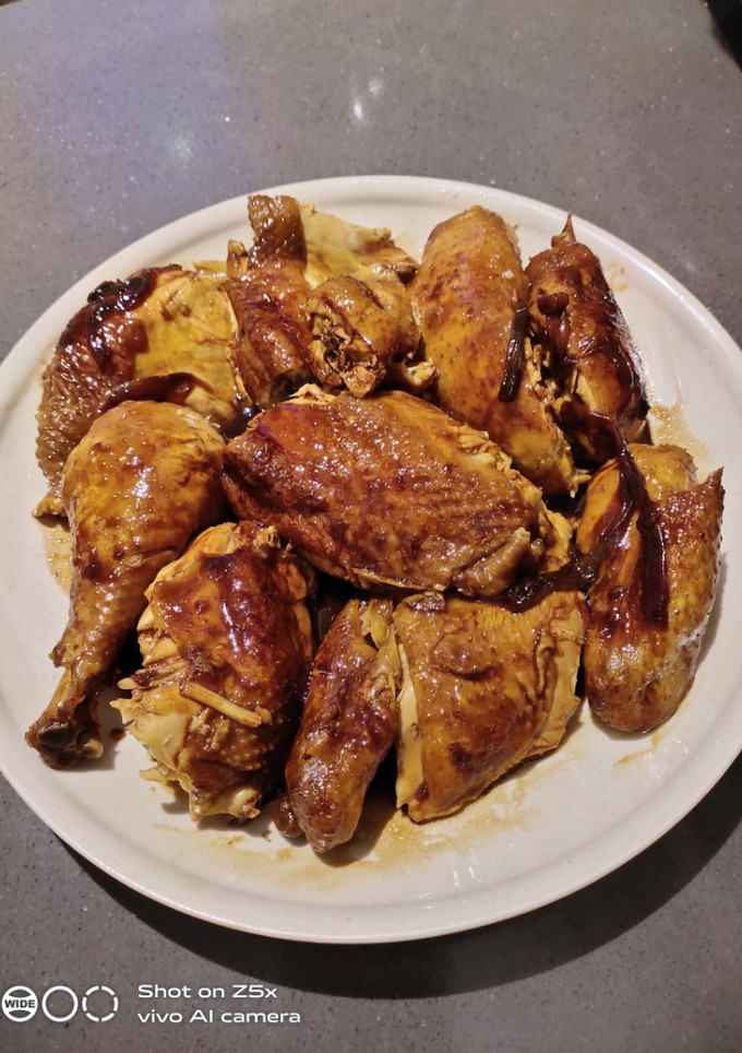 A picture of Soy Sauce Chicken.