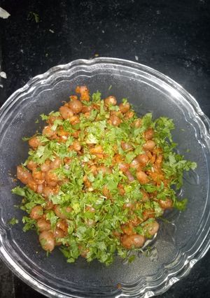 બાફેલી શીંગનુ સલાડ (Steamed Shing Recipe In Gujarati) રેસીપી મુખ્ય ફોટો