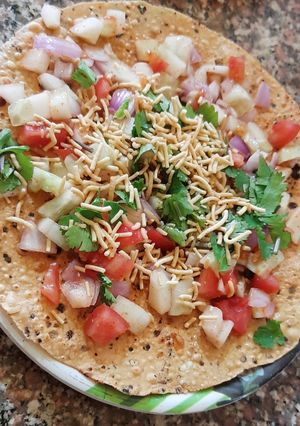 मसाला पापड़ (masala papad recipe in hindi) रेसिपी मुख्य फोटो
