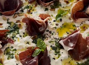 Foto de Burrata com Presunto