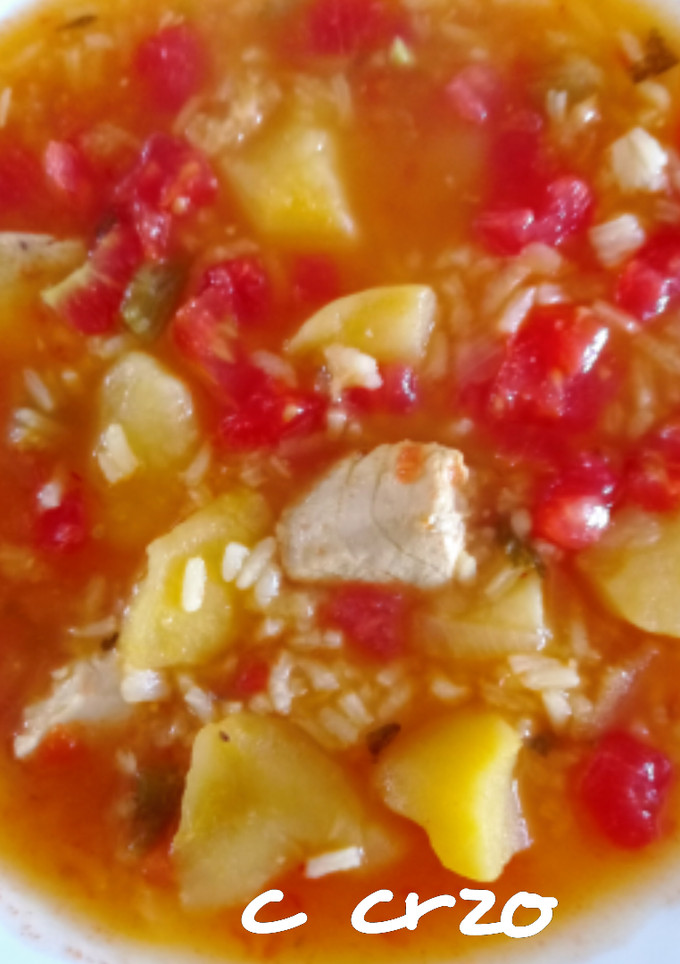 Una foto de Patatas con bonito y arroz