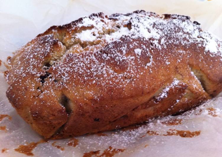 Bizcocho de plátano, manzana y trocitos de chocolate