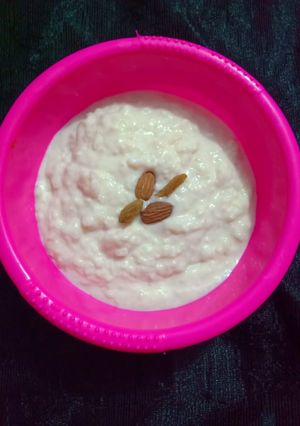 A picture of Rice kheer.