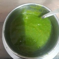 A picture of Without onion garlic dhaniya ki chutney.