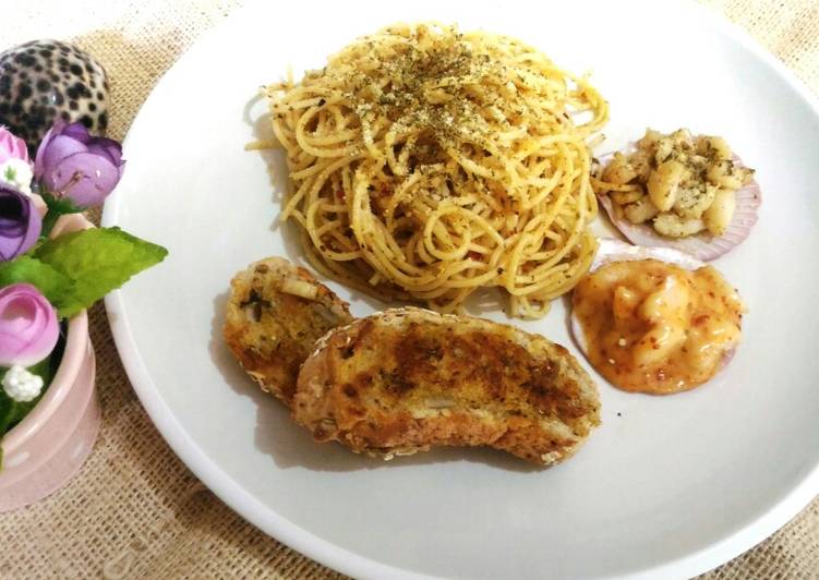 2 seasons scallop aglio e olio spaghetti