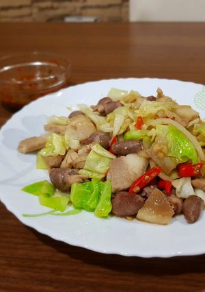 รูปของ ผัดกระหล่ำ.หัวใจไก่.หมูสามชั้น #งบ60บาท