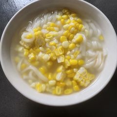 A picture of Udon witn Corn.