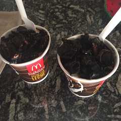 A picture of Helado mcflurry oreo.