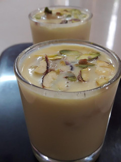 ડ્રાયફ્રુટ બાસુંદી (Dryfruit Basundi Recipe In Gujarati) રેસીપી મુખ્ય ફોટો