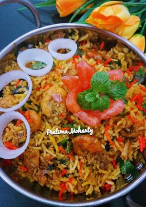 A picture of Prawn Biryani.
