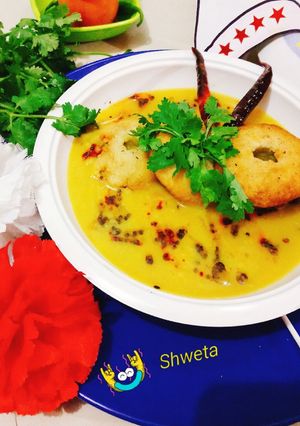 A picture of Sambhar vada.