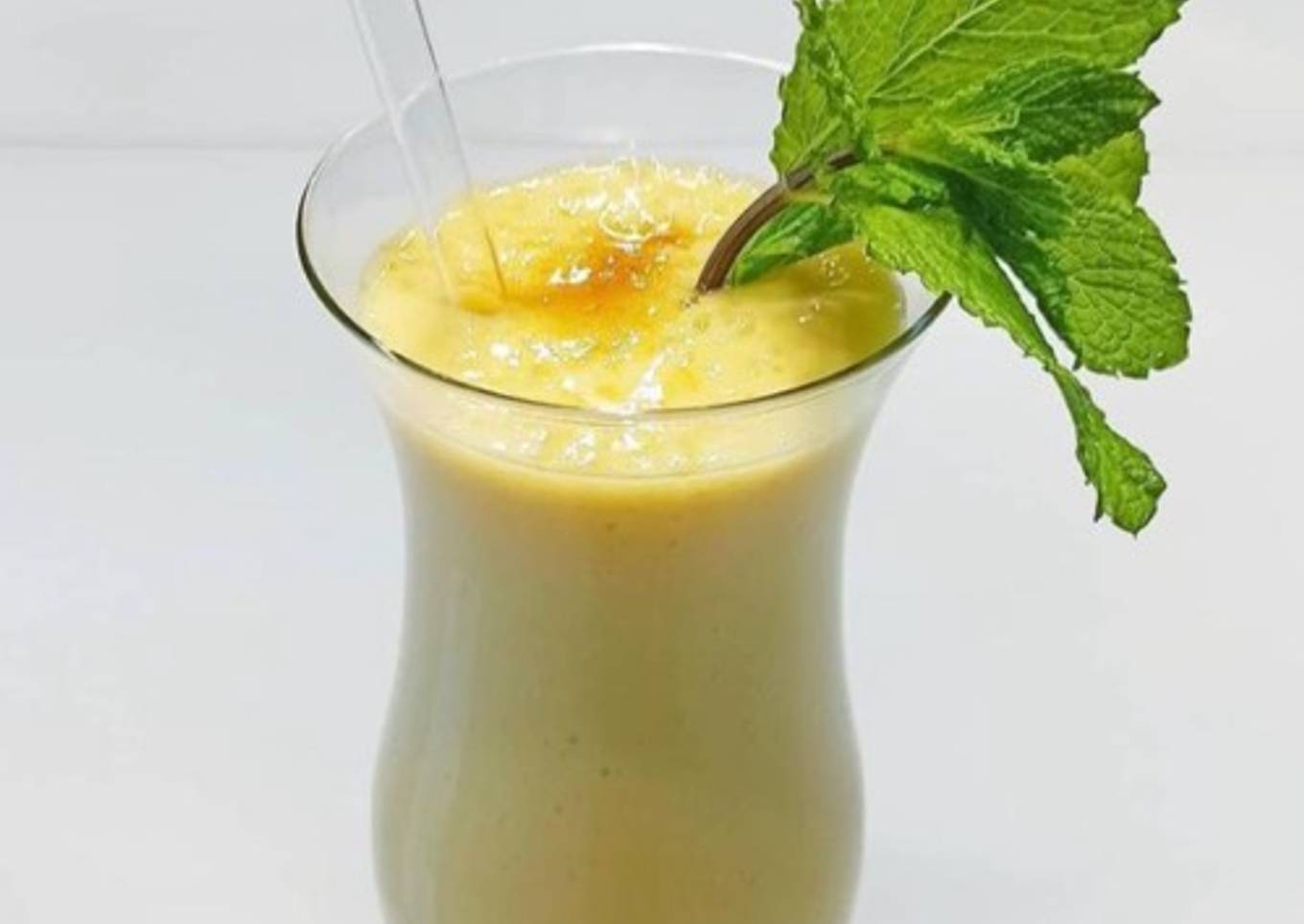 Mango lassi