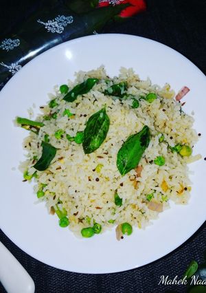 কারিপাতা মটরশুঁটি রাইস রেসিপির প্রধান ছবি