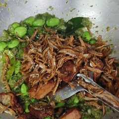 A picture of Sambal Ijo plus Ikan Asin Kampung.