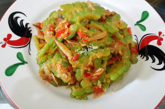 Resep Tumis pare teri pedas yang Enak