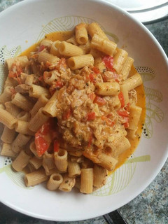 Una foto de Macarrones integrales con atún