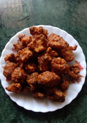 A picture of Cauliflower fritters.