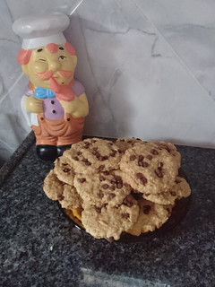 Una foto de Galletitas integrales con avena y chips de chocolate 🍫 😍