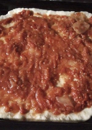 Una foto de Salsa sencilla con mucho sabor (pizza o para salir del apuro)