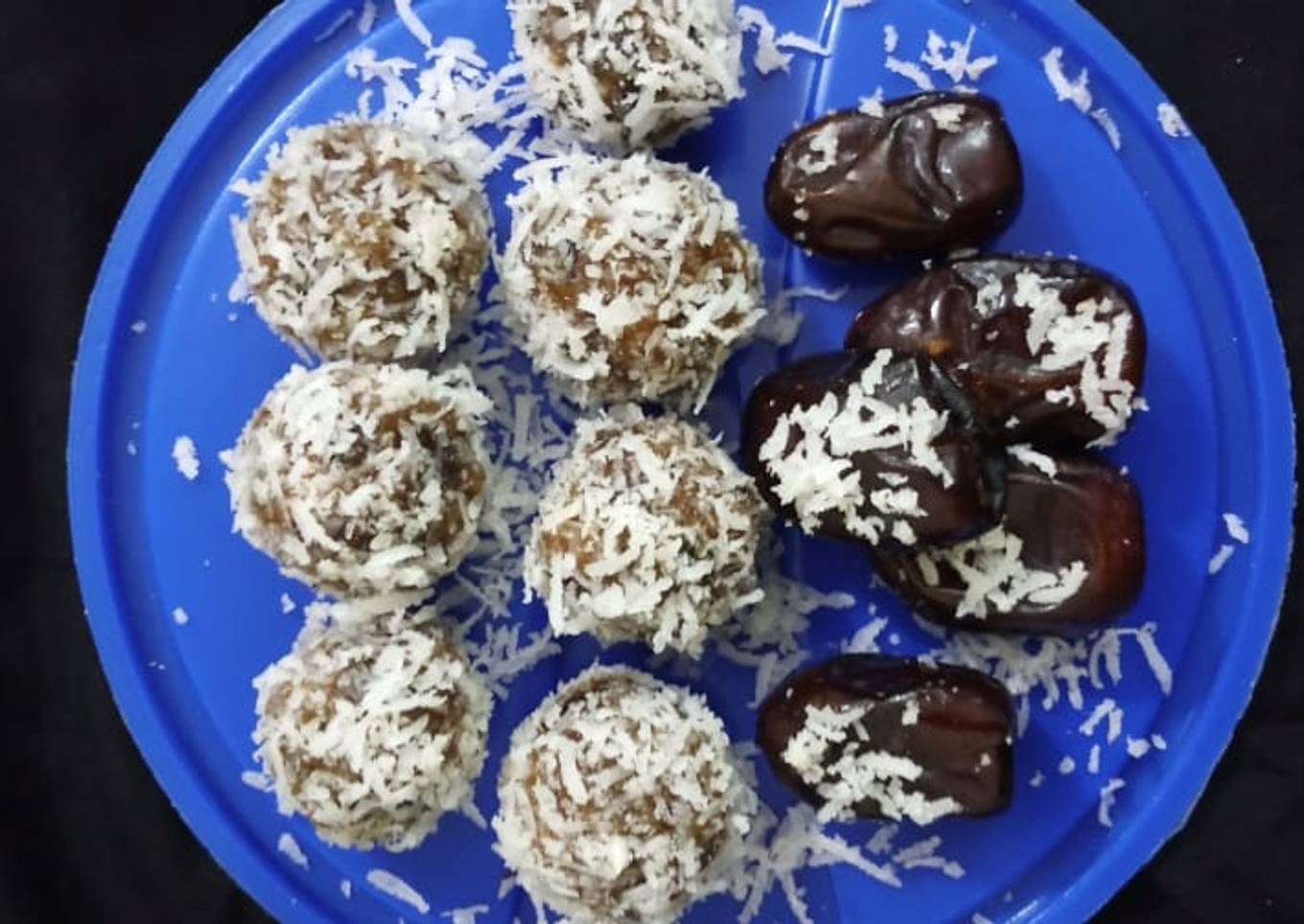Coconut Date balls 😋