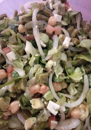 Una foto de Ensalada de nopales fresca