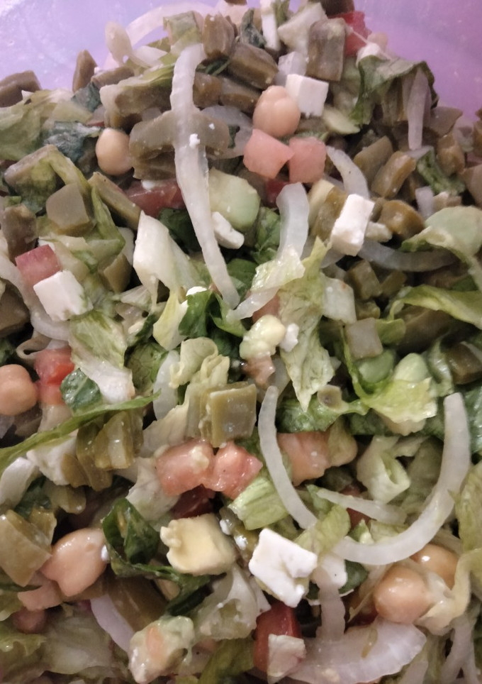 Una foto de Ensalada de nopales fresca