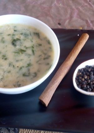 A picture of Spinach cauliflower soup.