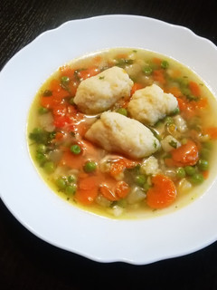 Vajas grízgaluska leves recept fotója
