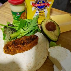 A picture of Tandoori chicken wraps.