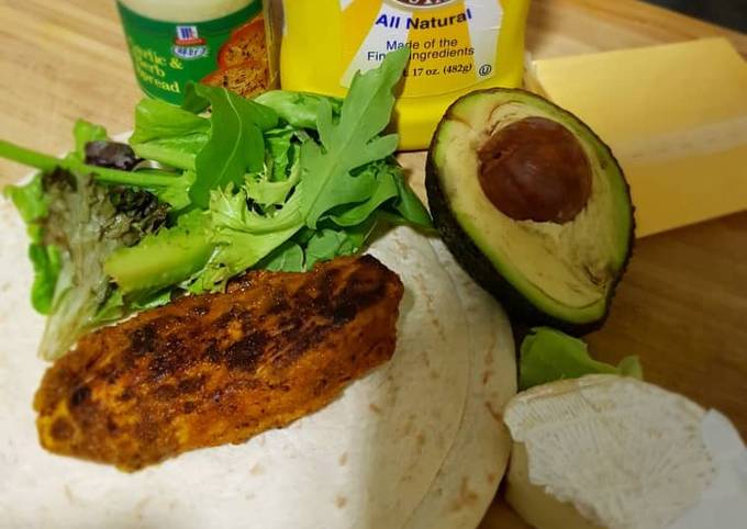 Recipe: Appetizing Tandoori chicken wraps