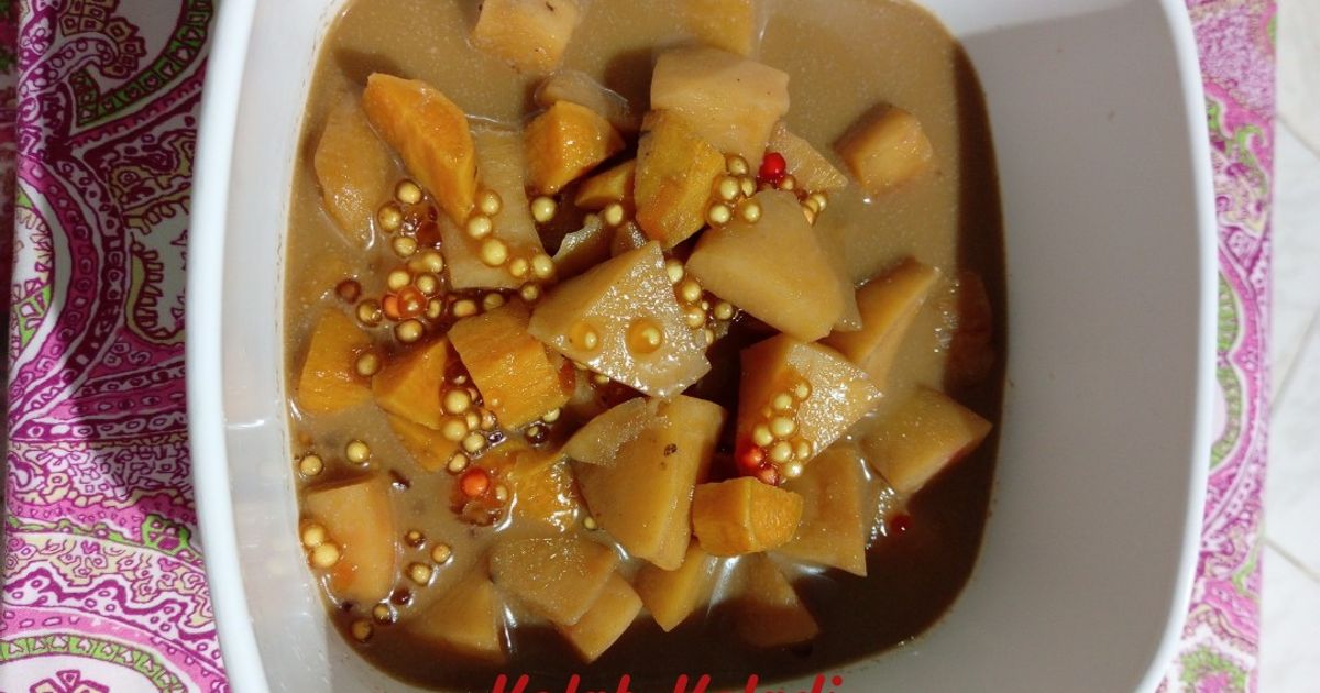 Onlayn porno tomosha qilish: Yigit sotuvchi ayolni sikadi