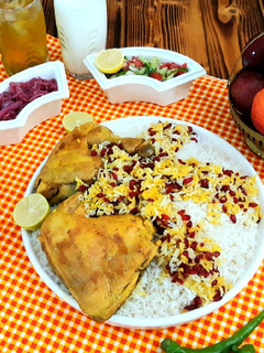 عکسی از دستور چلو مرغ زعفرونی