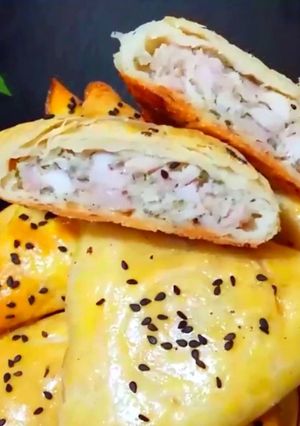Фото Самса домашняя с мясом в духовке.