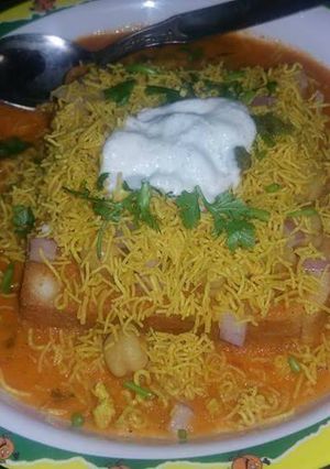 A picture of Chola dabbala.