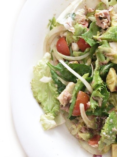 Una foto de Ensalada de aguacate mixta