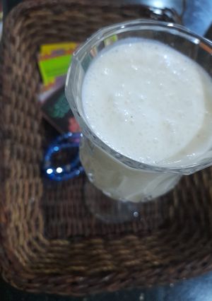 A picture of Lassi with nabeez.